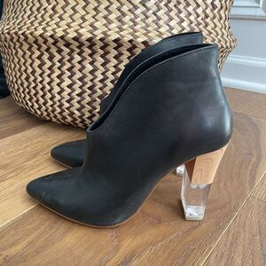 42 Gold Black Leather Kisses Bootie Lucite Wood Tone Heel $160 7 37.5